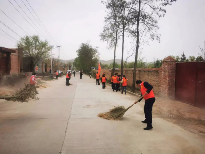 欧亿官方网页版-欧亿(中国)
赴包抓共建村社开展卫生清扫志愿服务活动(图2)