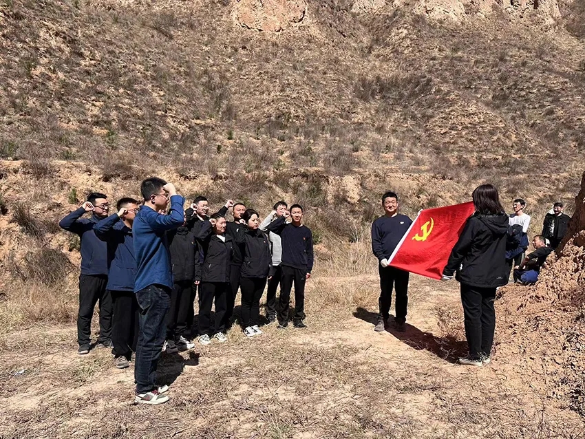 欧亿官方网页版-欧亿(中国)
开展义务植树活动(图3)